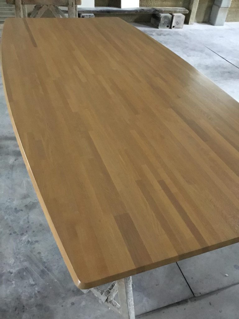 集成材テーブル天板の染色ウレタン塗装 | タチバナ塗装